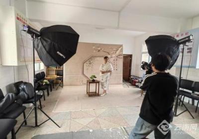 昆明这个社区开展暖心公益摄像行动 用镜头定格“不老芳华”