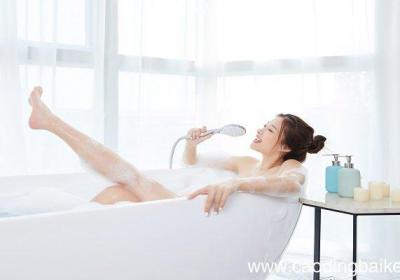 女人梦见大河里洗澡是什么意思 女人梦见大河里洗澡有什么预兆