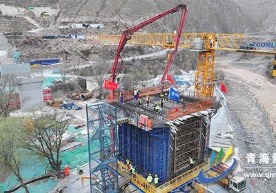 【请审】川青铁路隆务河大桥连续梁0号块顺利浇筑完成