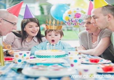 梦见自己生日大摆宴席是什么意思 梦见自己生日大摆宴席有什么预兆