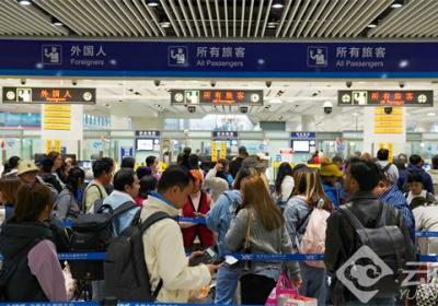 昆明长水国际机场今年出入境人员突破100万人次