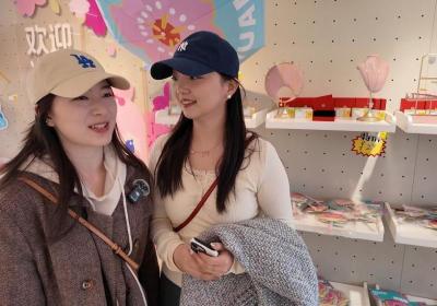 提振消费一线观察丨北京玉渊潭公园春意盎然 文旅经济活力十足