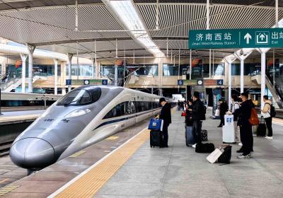 济南三大火车站清明小长假运输启动