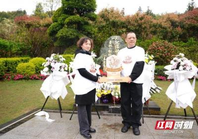 缅怀“稻田守望者” 全国水稻守护志愿者齐聚长沙追忆袁隆平院士