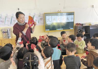 【感党恩 听党话 跟党走·和谐青海行】最美校园里共植民族团结之苗