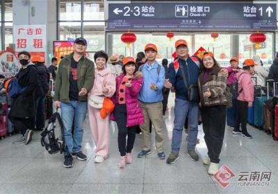 今年以来 中越口岸乘动车跨境游外籍旅客突破1万人次