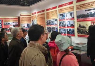 富滇银行昆明圆通支行开展反诈宣传活动 守护群众财产安全