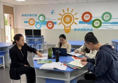 数字人制作、算法设计……三亚这所中学将人工智能“玩”出新高度