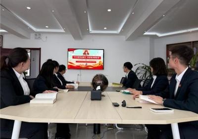 农发行内蒙古阿拉善盟分行团委举办学雷锋志愿服务活动