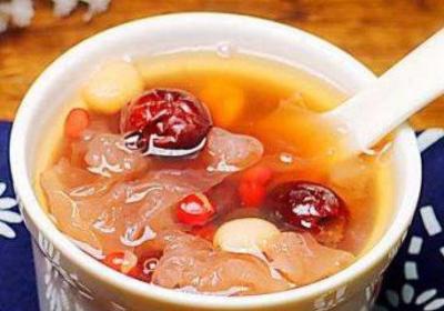 银耳炖红枣的做法