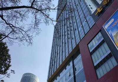呼声回应|网友反映：昆明市双子星洗脚城装修凿穿楼板 还存在违建