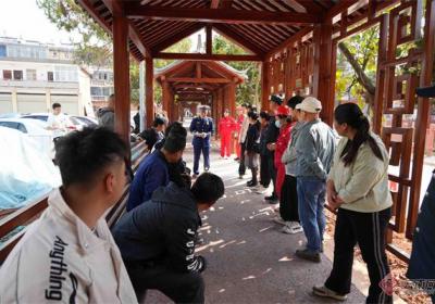 普洱思茅消防救援大队开展“院坝课堂”进社区活动