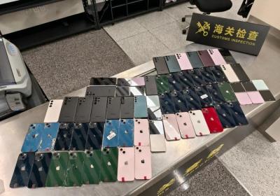 60台手机贴身“闯关”，莲塘海关智擒“人体手机库”