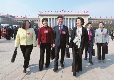 山西省代表出席十四届全国人大三次会议开幕侧记