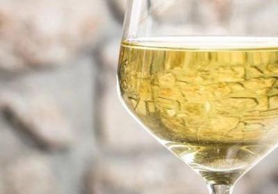 白葡萄酒和红葡萄酒的区别哪个甜