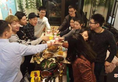 梦见和亲戚一起吃饭是什么征兆