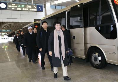 现代化 豫争先丨与春相约 住豫全国政协委员启程赴京