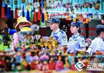 云南公安系列暖心举措擦亮旅游警务“金名片”