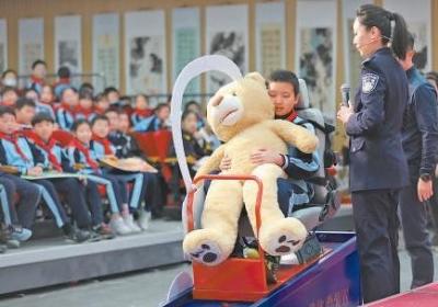 北京：开学一周讲授交通安全课2700余场次