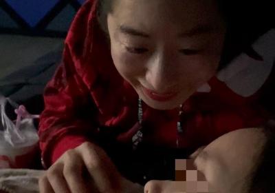 纵览原创 | 父母带双目失明女儿去影院“听”《哪吒2》，传递哪吒不屈服于命运的精神