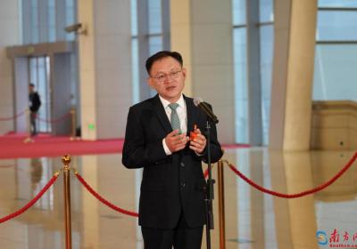 代表通道｜应华江：以营商环境“梧桐树”，引民企发展“金凤凰”