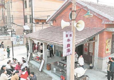 淮南市：游客打卡“六姊妹”，重温时代记忆