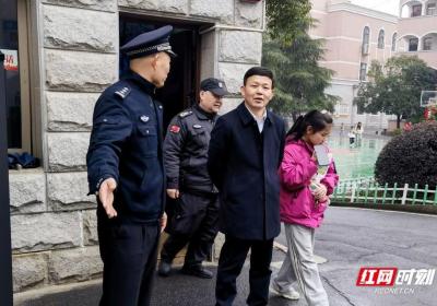 雁峰公安：春季开学启新程 全警护航保平安