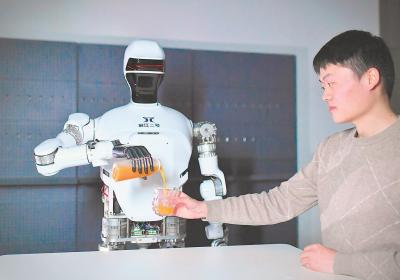 人形机器人 未来生活“新伙伴”