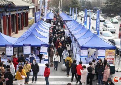 兰州市七里河区举办“春风行动”专场招聘会