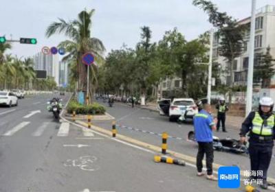 因分心驾驶，海口一轿车与4辆电动车发生碰撞