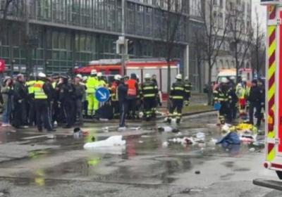 德国大选前夕发生街头汽车冲撞事件，至少30人受伤