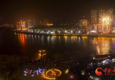 网络中国节·元宵|永靖：璀璨焰火“点亮”元宵夜