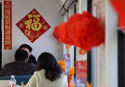 猜灯谜包元宵 元宵节俗上列车