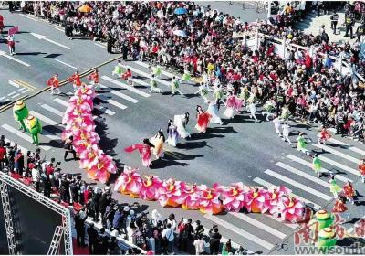 多彩非遗闹元宵 千人古城大巡游