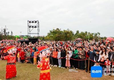 海口万春会“五福”闹新春 吸引市民游客打卡参与