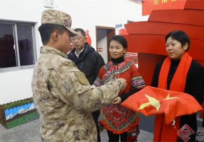 “双拥之花”绽放查果拉 云南省开展“情系边海防官兵”专项慰问活动