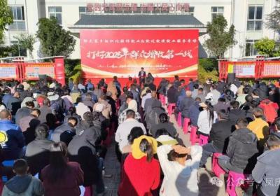 【新春走基层】凤庆县：春节送岗促就业 精准服务暖民心