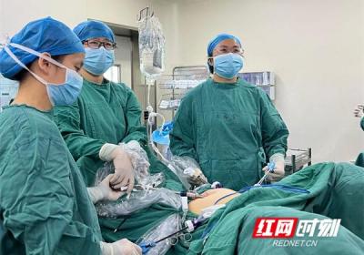 卓越医疗丨永州市中心医院：2厘米小切口 剥除7斤重巨大子宫肌瘤