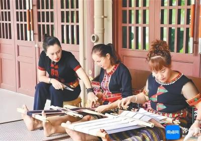 两会前奏 | 省人大代表唐丽金：传承创新，黎锦焕发新活力