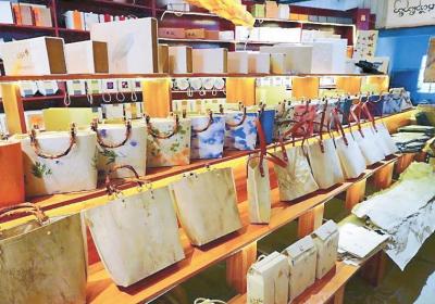 文化中国行｜傣纸焕新彩 非遗展魅力