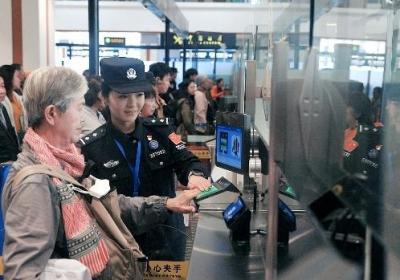 2024年云南边检总站累计查验出入境人员2476.65万人次
