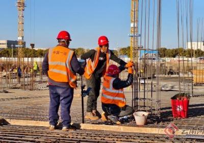 新年不停工 中国一冶云南滇中保障房项目建设忙