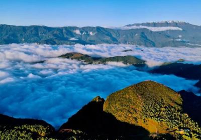 鲁甸：云海中的绝美胜地——轿顶山