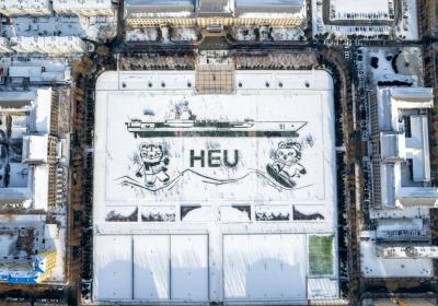 哈工程“雪地航母”乘风破“雪”而来