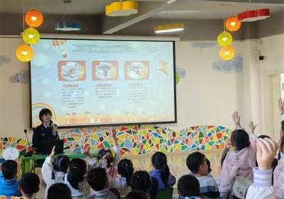 强化安全风险防范 昆明这所幼儿园开展消防疏散应急演练