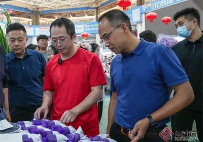 “红衣大叔”周鸿祎再访昆明，帮云南接住“泼天流量”