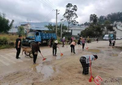 云南凤庆：“自然村长”引领村民筹资共筑振兴路