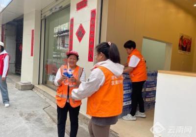 @高温工作者 云南这些街边小店能免费领取矿泉水