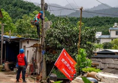 云南电网3700余人驰援海南抢修复电