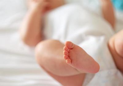 北大教授：经济过快增长或导致结婚生育率下降，女性负担养育教育